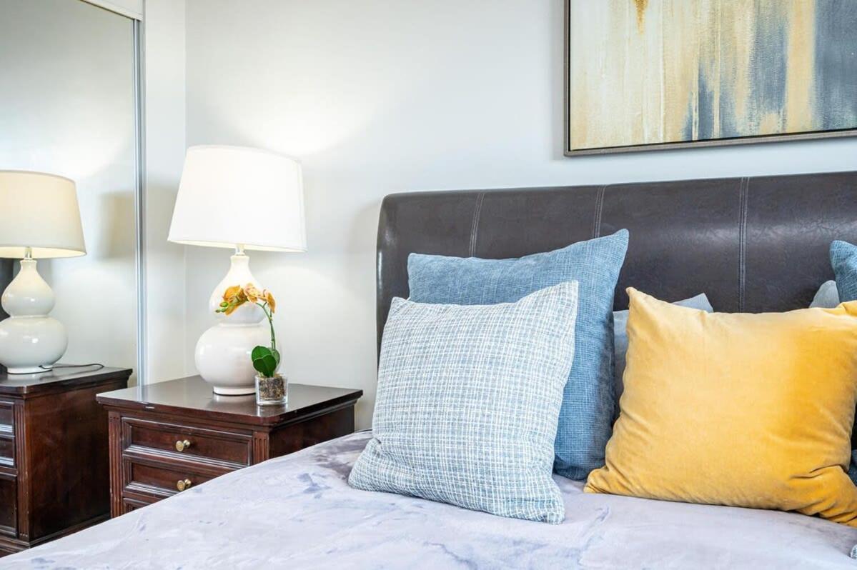 Downtown! High Rise! Onsite Parking Lm1903 Holiday home